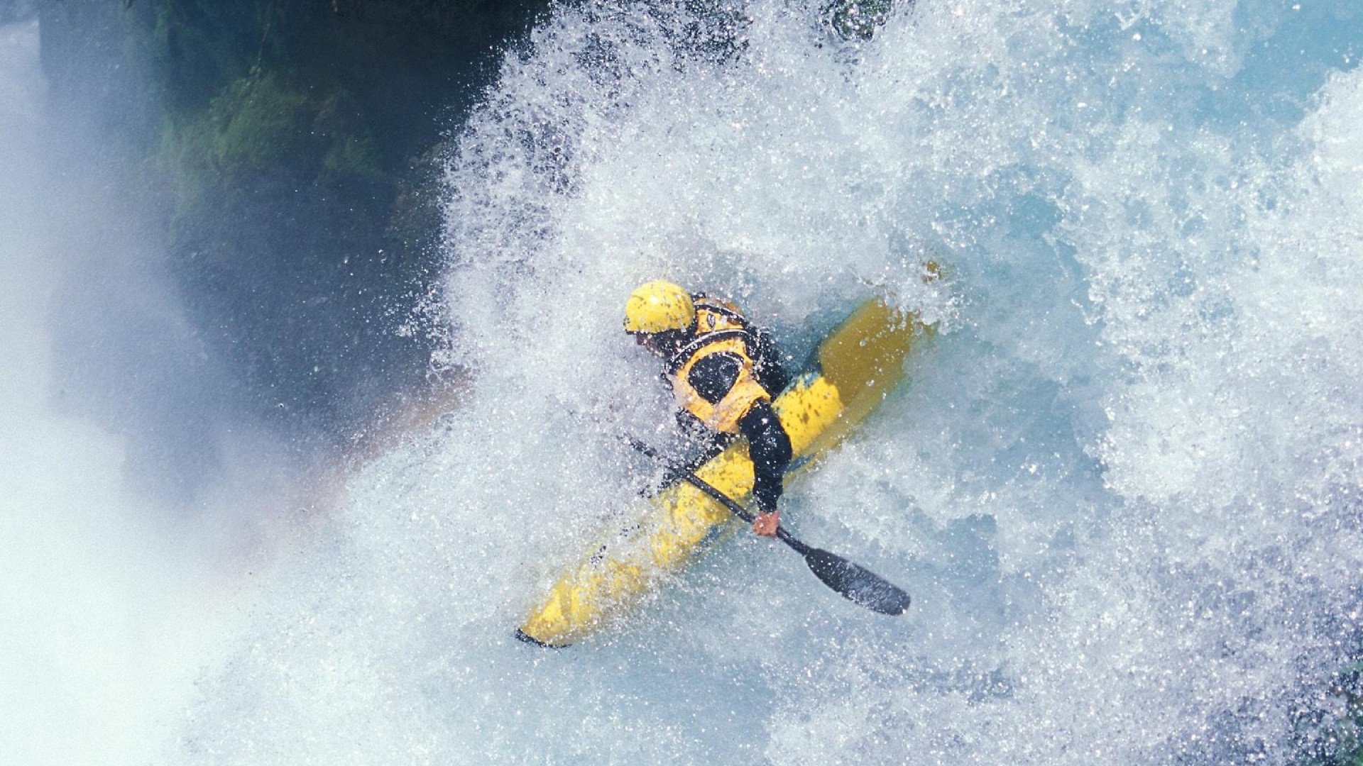 钢铁战车轰鸣欧陆，熔炉铸剑锋芒毕露，双重胜利诠释竞技真谛