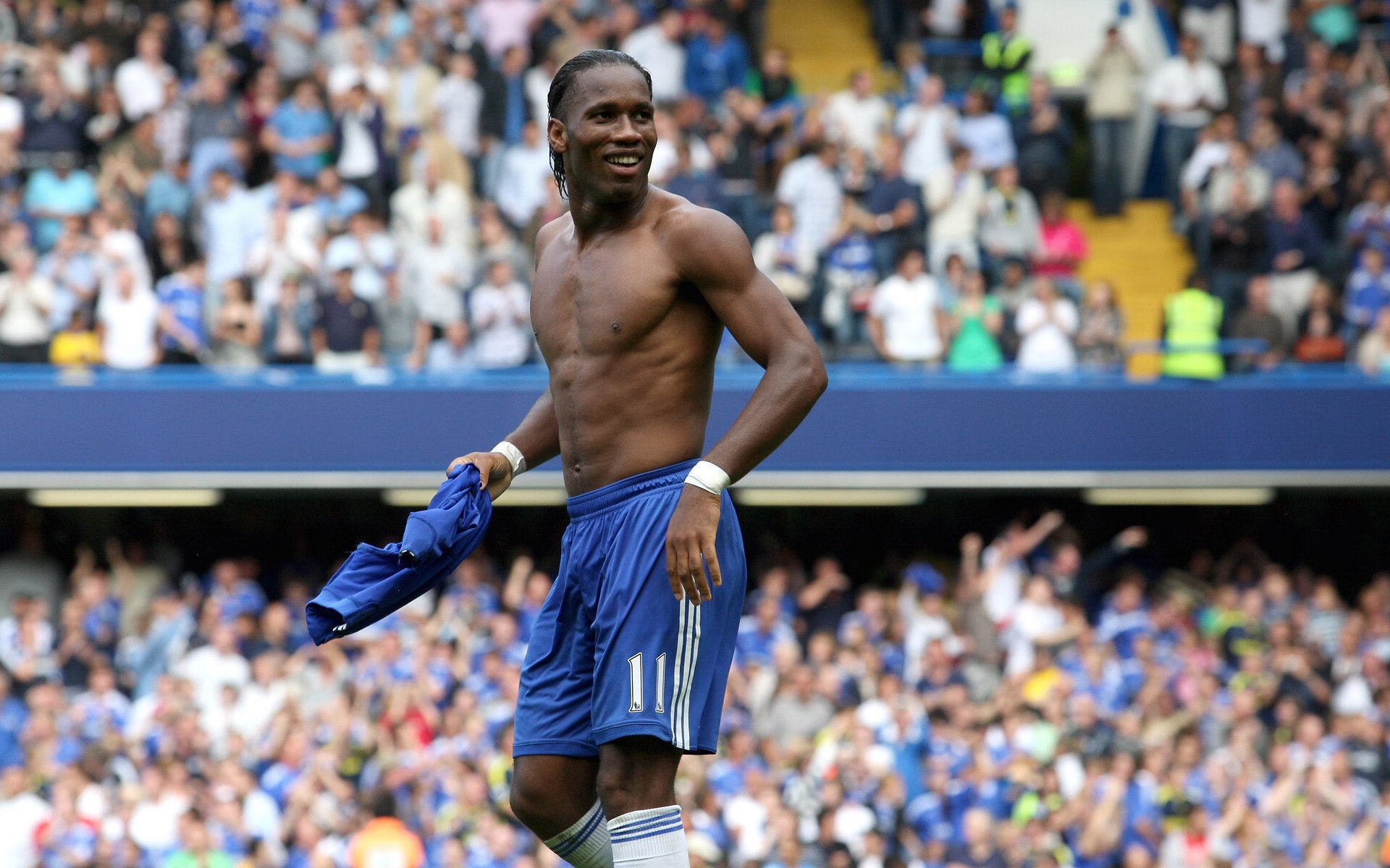 不是库里,不是詹姆斯,是杜兰特,他用一场国王般的胜利宣告时代的归属